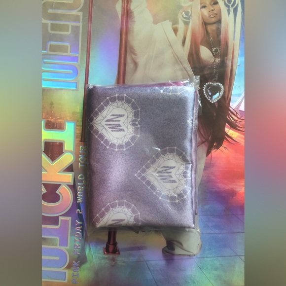 Nicki Minaj Pink Friday 2 WORLD TOUR Merch bundle! - Picture 3 of 8